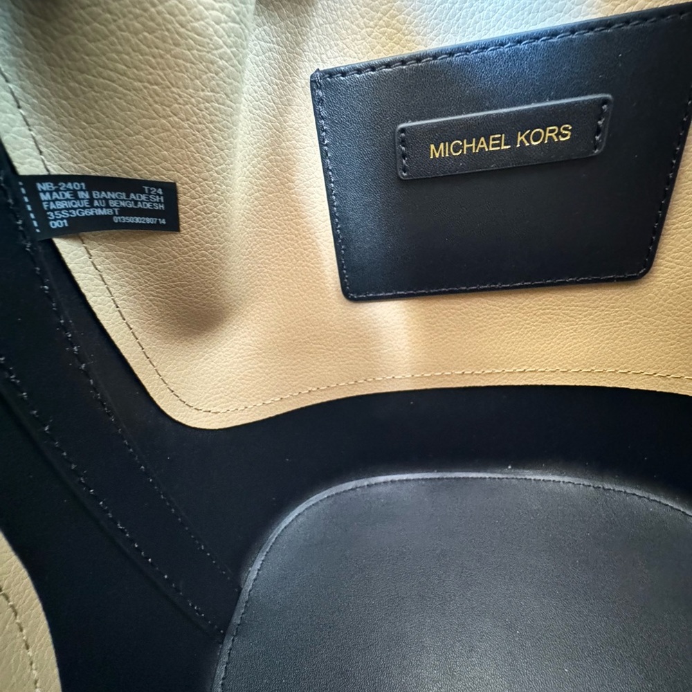 Micharl Kors Reed Medium Bucket Shoulder Crossbody Bag Black - Picture 9 of 14